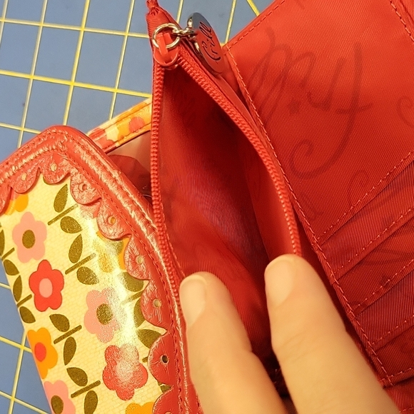 Vera Bradley Frill Pleather Wallet Floral 4 x 6 - Picture 8 of 12